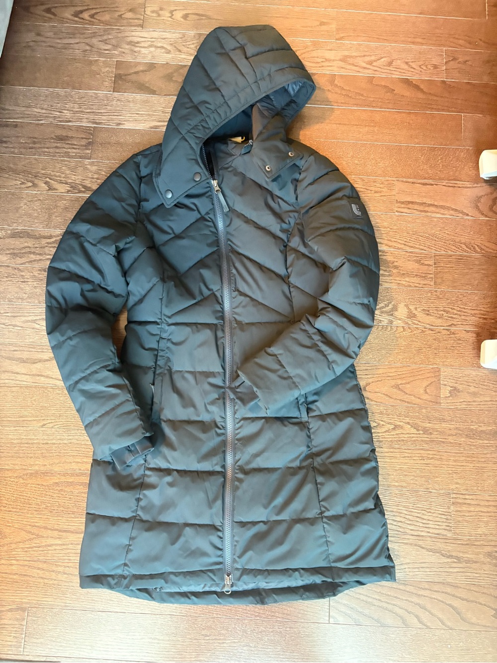 Lole jacket size M Women’s Hooded Long Puffer Coat - Black